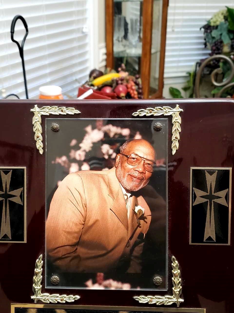 Avis de décès de Lester Love