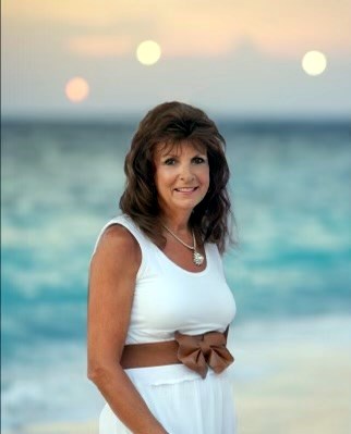 Obituary of Andrea "Andi" Sue Thompson