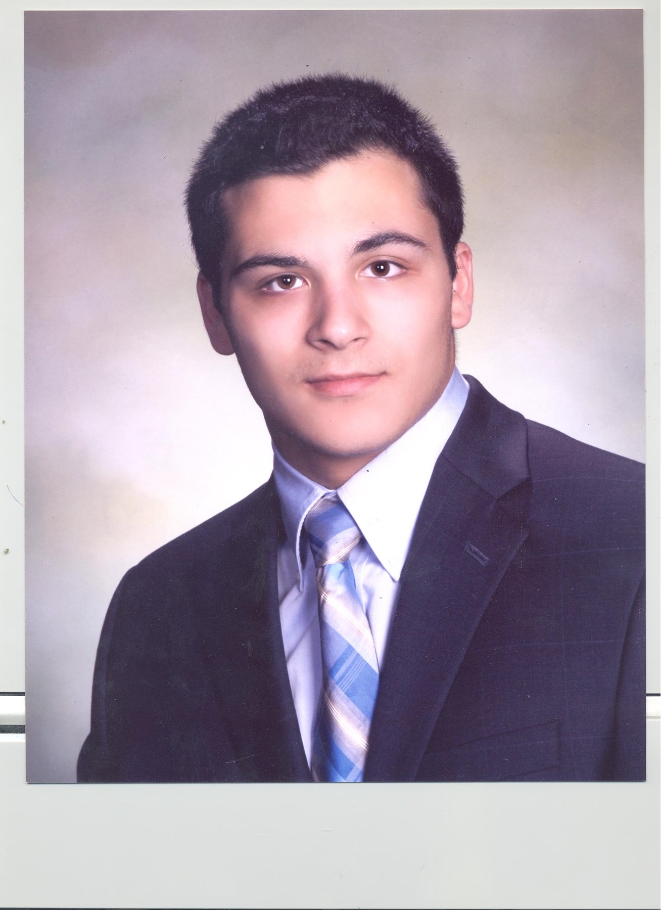 Obituario de James R. Lax