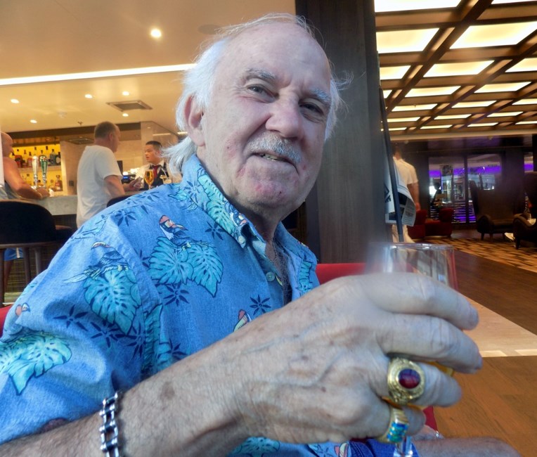 Avis de décès de David A Hartman