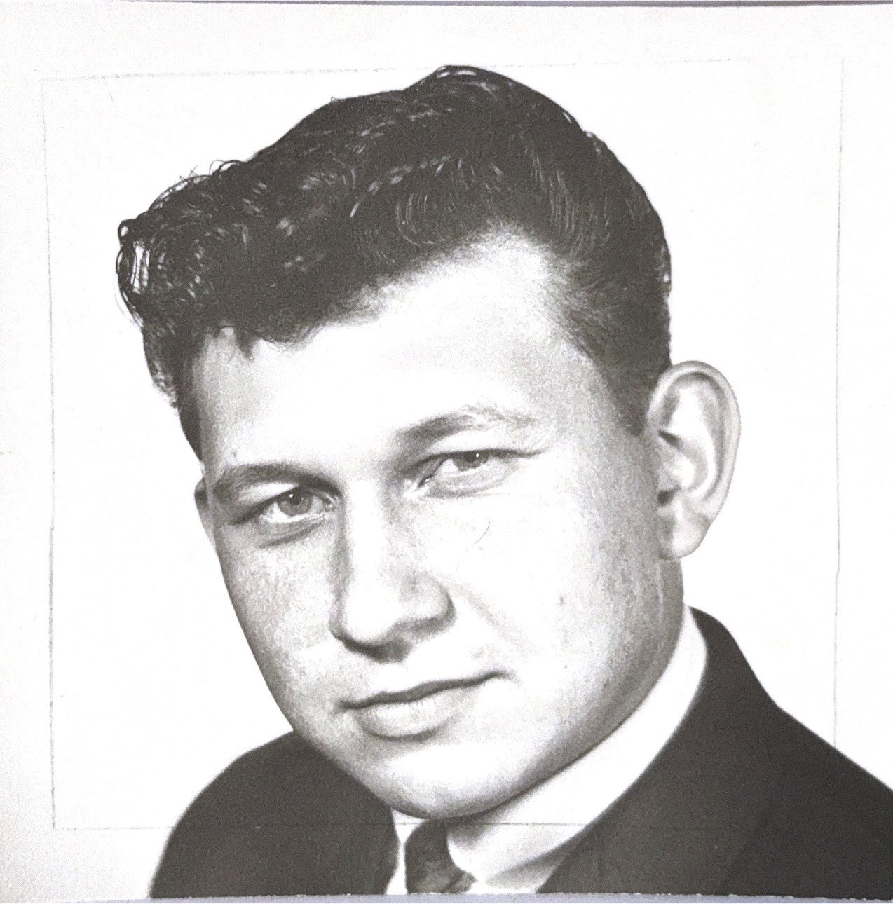 Obituario de Verlin Earl Houdek