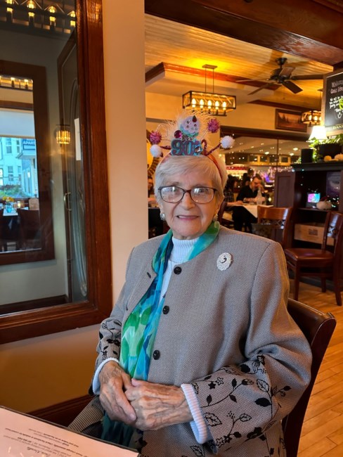 Avis de décès de Helen Dobrovolny