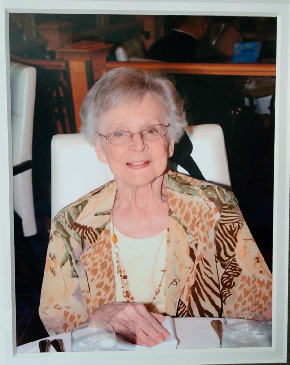 Obituary of Carol Laws Eichhorn
