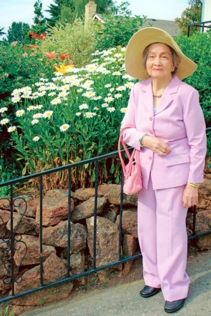 Obituary of Hon Thi Pham
