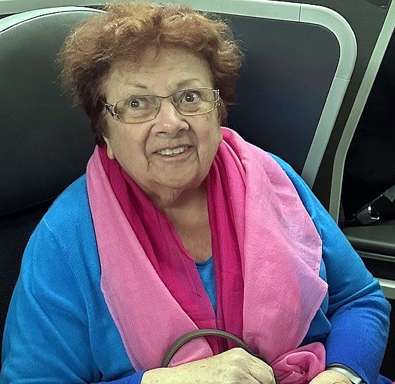 Obituary of Gertraud "Helga" Walter