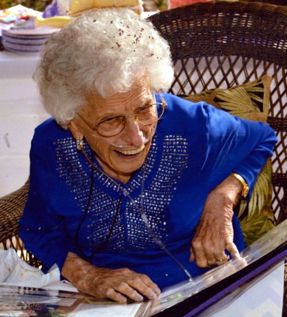 Obituario de Walburga Gubisch Ahlquist