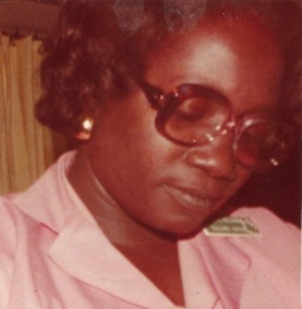 Obituary of Mrs. Ruthie Mae Holcombe