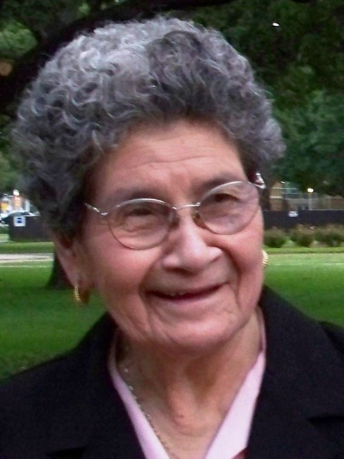 Obituary of Amparo R. Arredondo