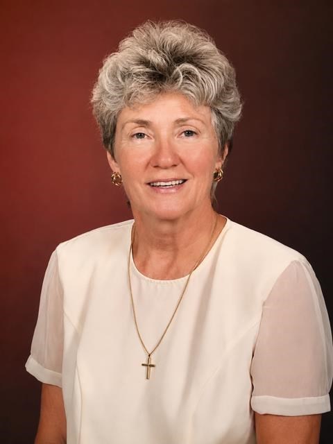 Obituary of Leona H Hand