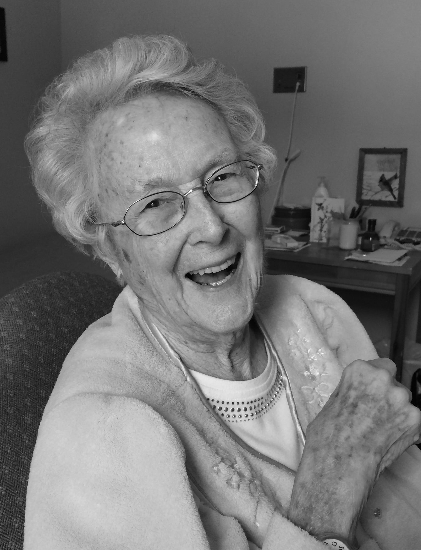 Obituary of Betty McFarlane (Nee York)