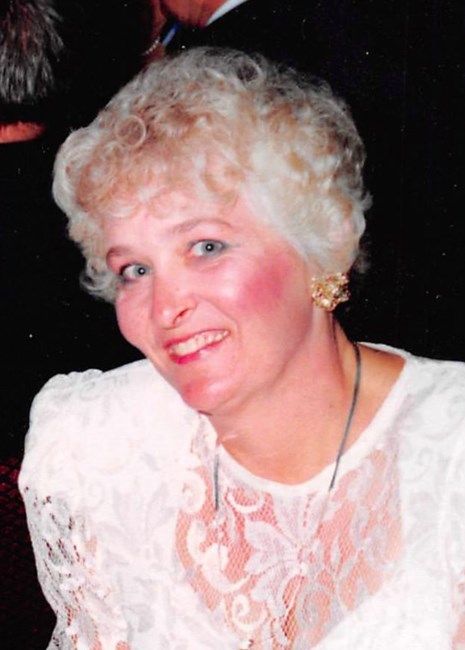 Obituario de Evelyn Ruby Petersen