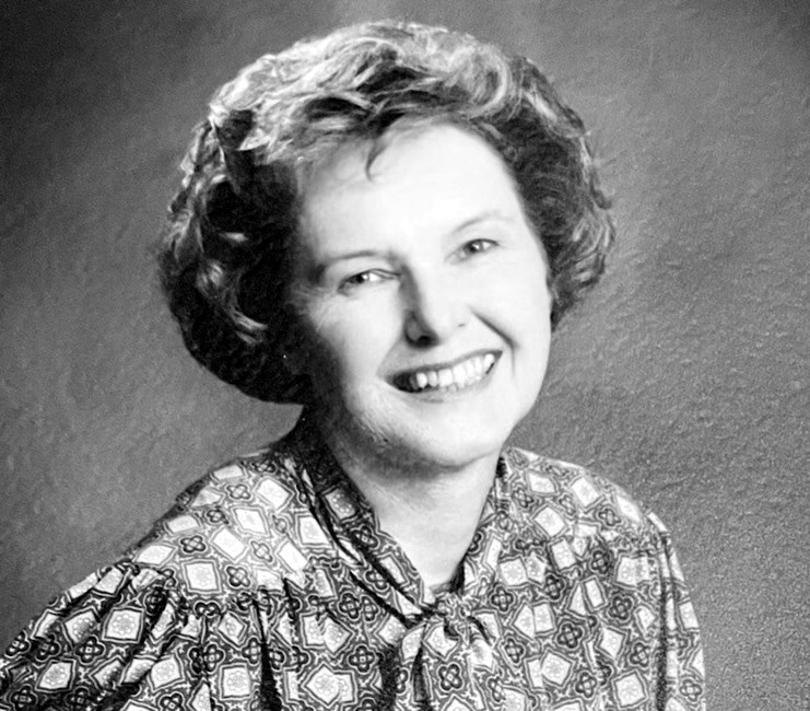 Obituary of Carolyn Hollis Conner