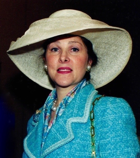 Obituary of Lee Hennessee-Gradante