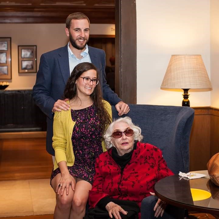 Obituario de Gloria Kahn Weiss