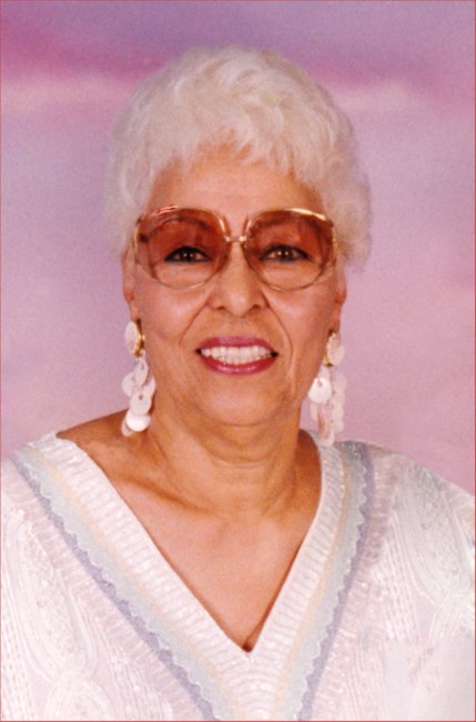 Obituario de Gloria S. Stewart