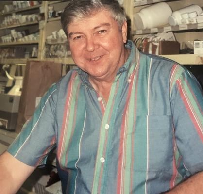 Obituary of Robert "Moe" Desmond Kelley
