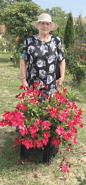 Obituary of Kazimiera Cmuchowski