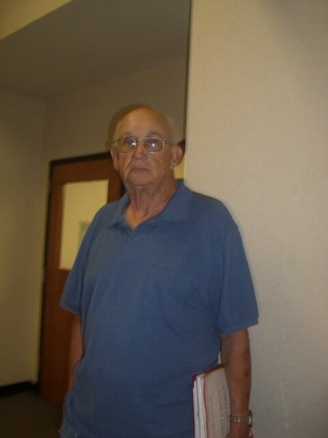 Avis de décès de James E Hammond