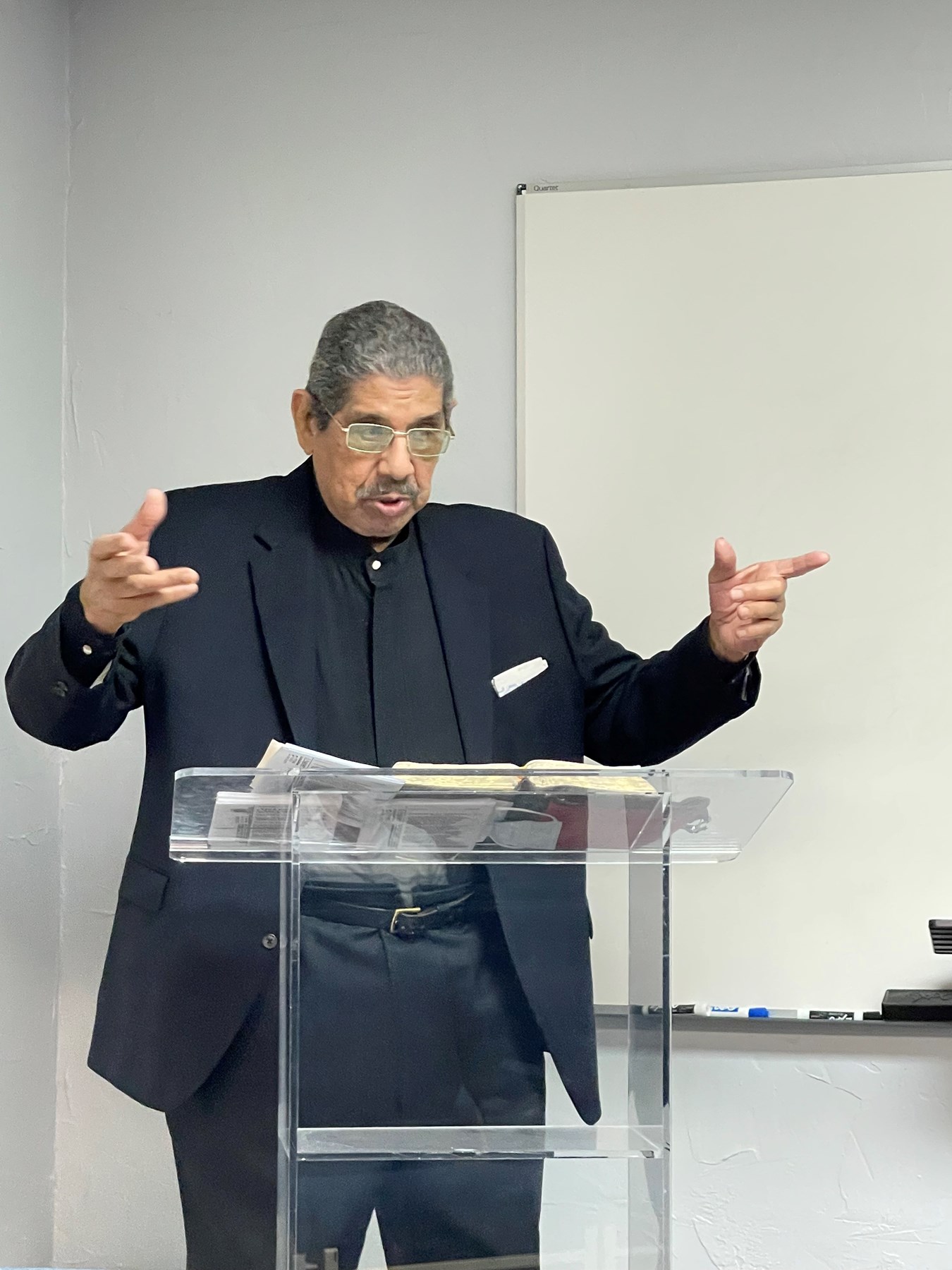 Avis de décès de Rev. Victor Urbino