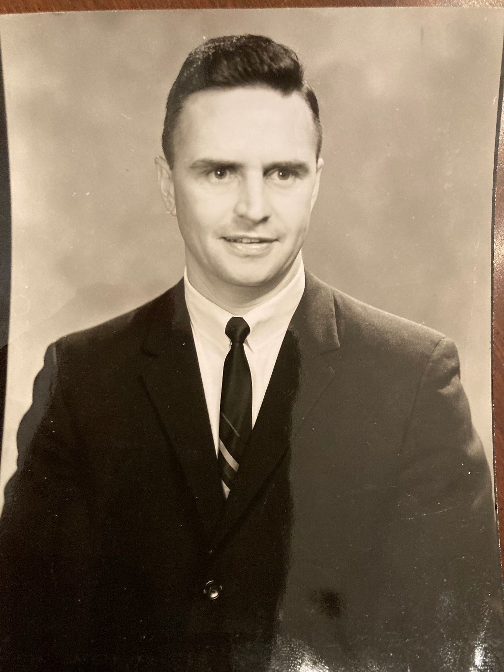 Obituary of Robert Leslie Jacobs