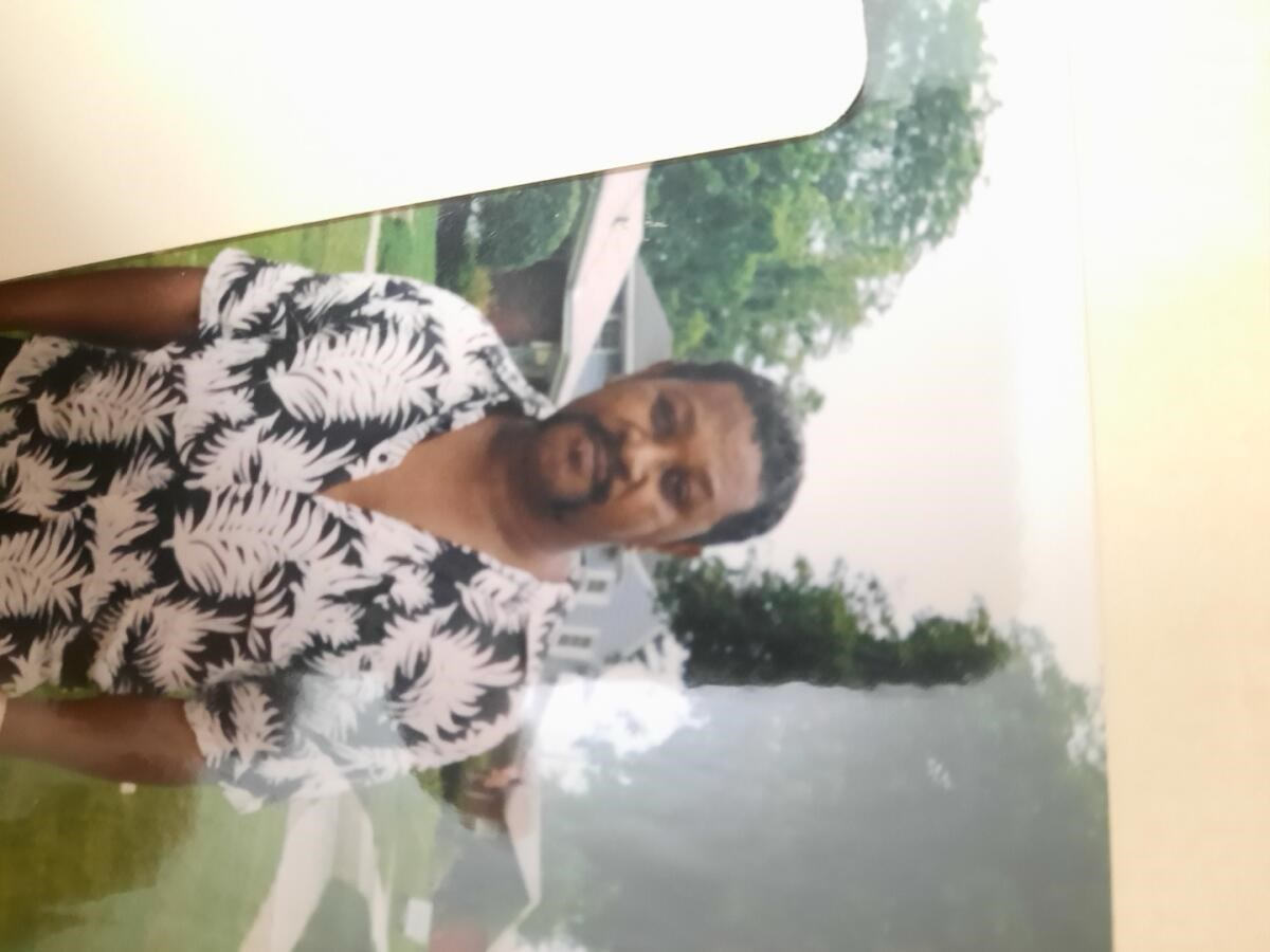 Obituario de Robert E. Young