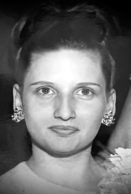 Obituario de Suzanne Ellen Young