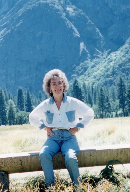 Obituary of Rosalie Patricia Andrews