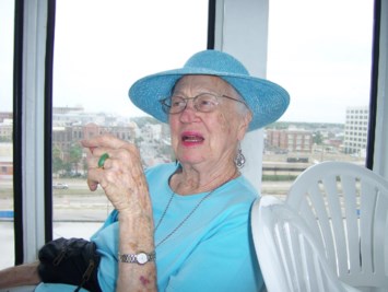 Obituary of Ursula Hedwig Heesche Brinkerhoff