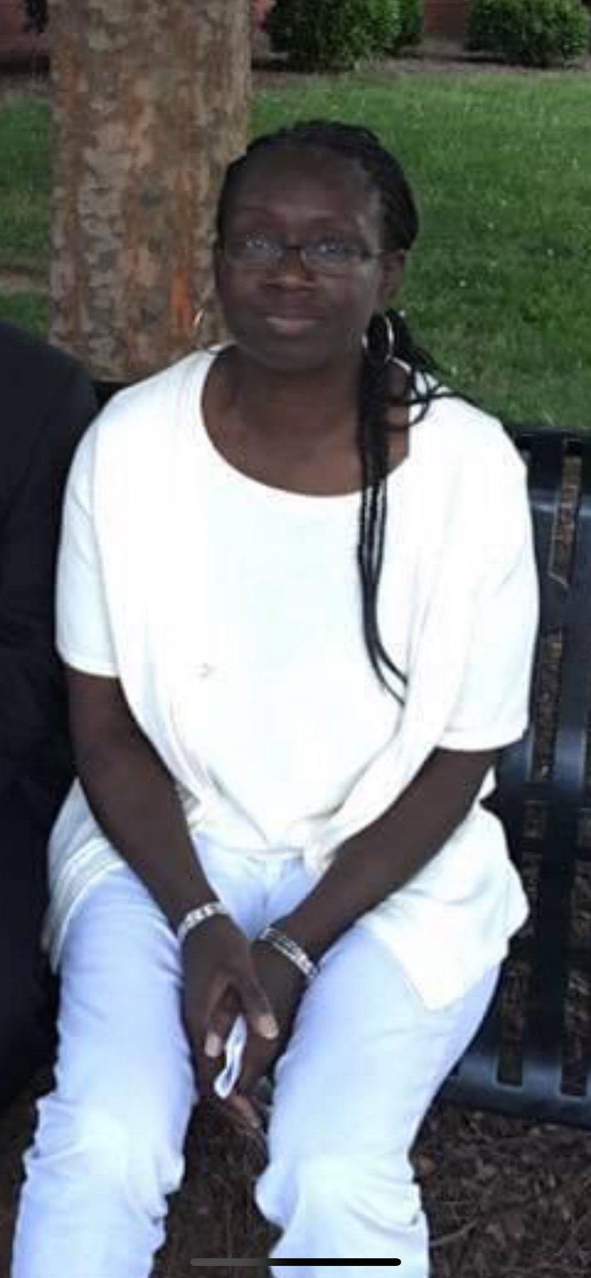 Obituario de Sonja Denise Holland