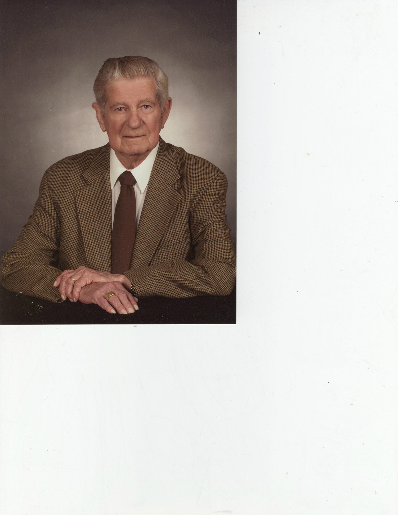 Obituario de Robert W. McIntyre