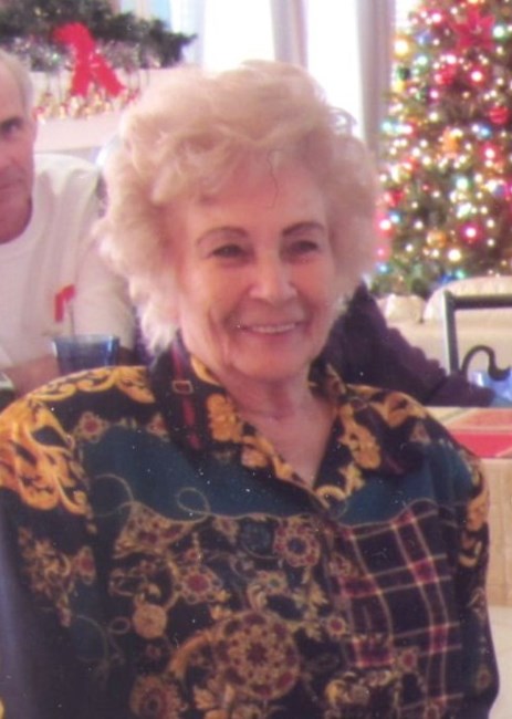 Obituary of Maxine Lakey