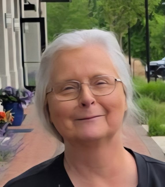 Obituary of Lucinda Lee Cray