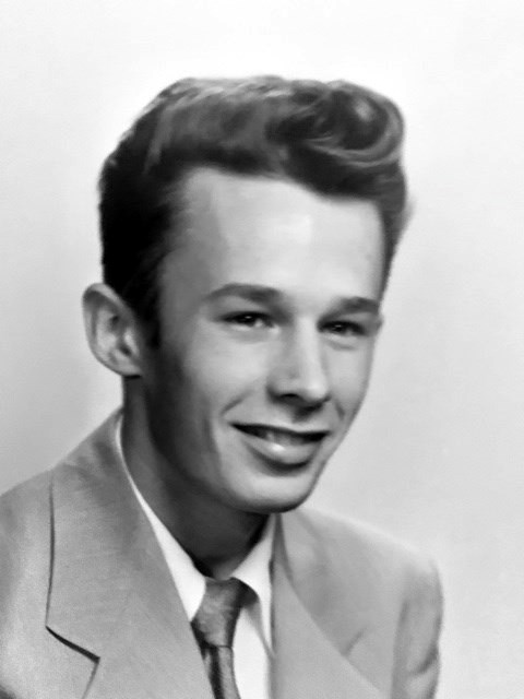 Obituario de Joseph E. Lewczak