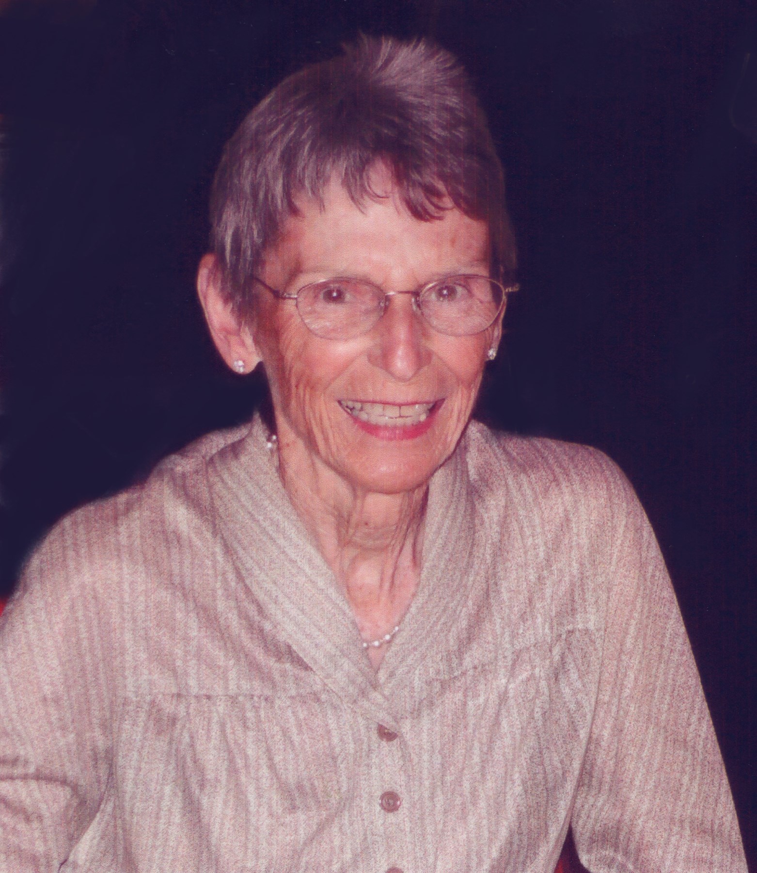 Obituary: Carolyn Elmore, Beloved [City/Town] Resident - enwxm6w