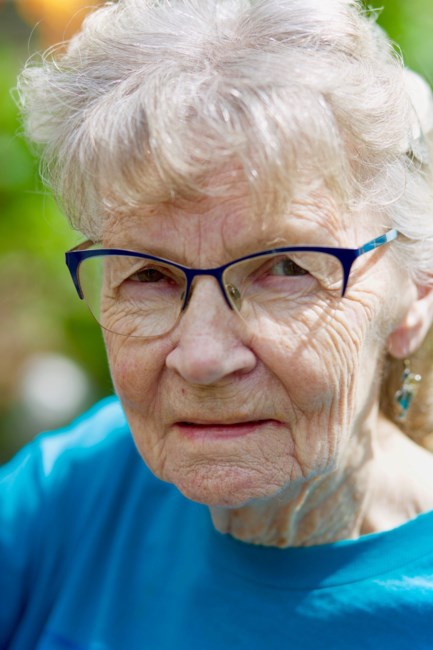 Obituary of Reba Foreman (nee Holland)