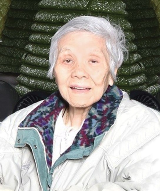 Obituary of Tuyet Bach Lam