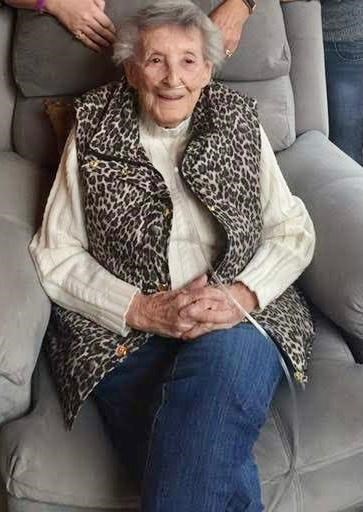 Obituary of Marian Leona Lloyd