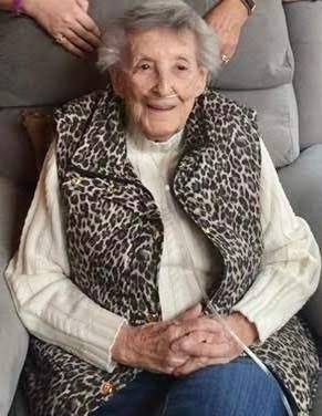 Obituary of Marian Leona Lloyd