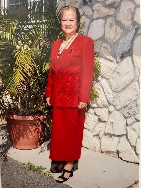Obituary of Aurora Pili Escano