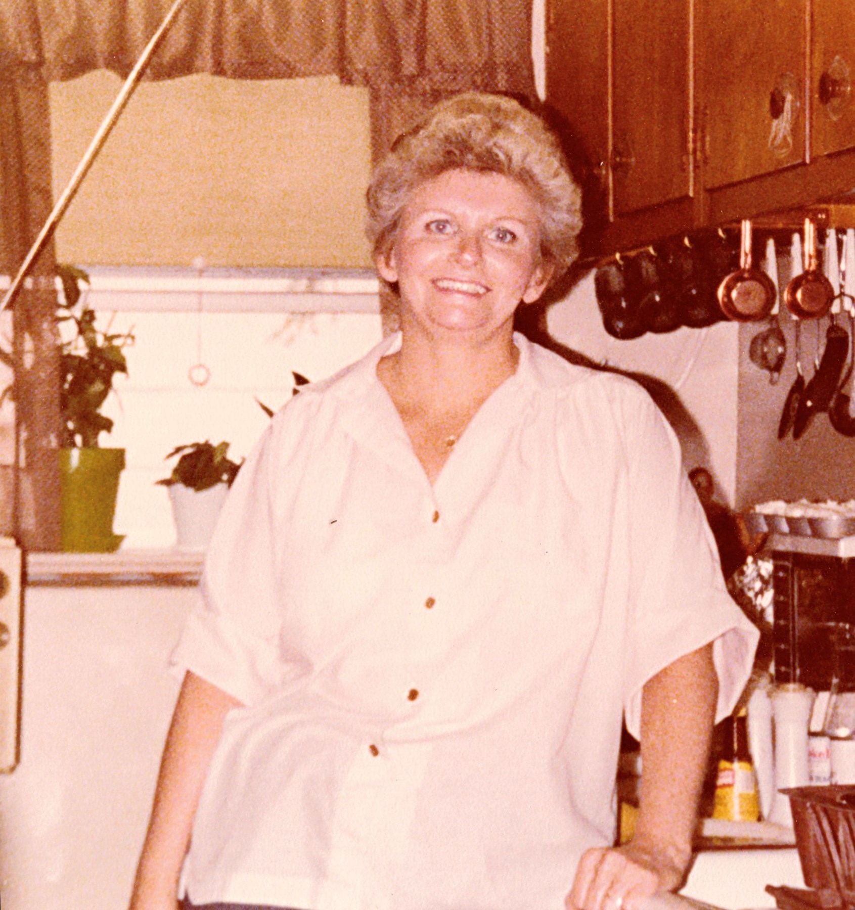 Obituary of Marilyn R Wall