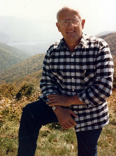 Obituario de Thomas M. Neal Jr.