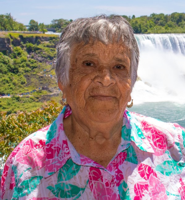 Obituary of Maria Cruz Escalante