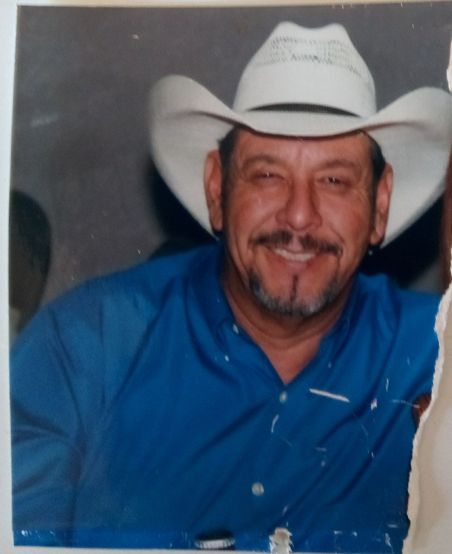 Obituario de Manuel Flores Jr.