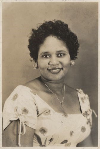 Obituary of Gwendolyn V Smith