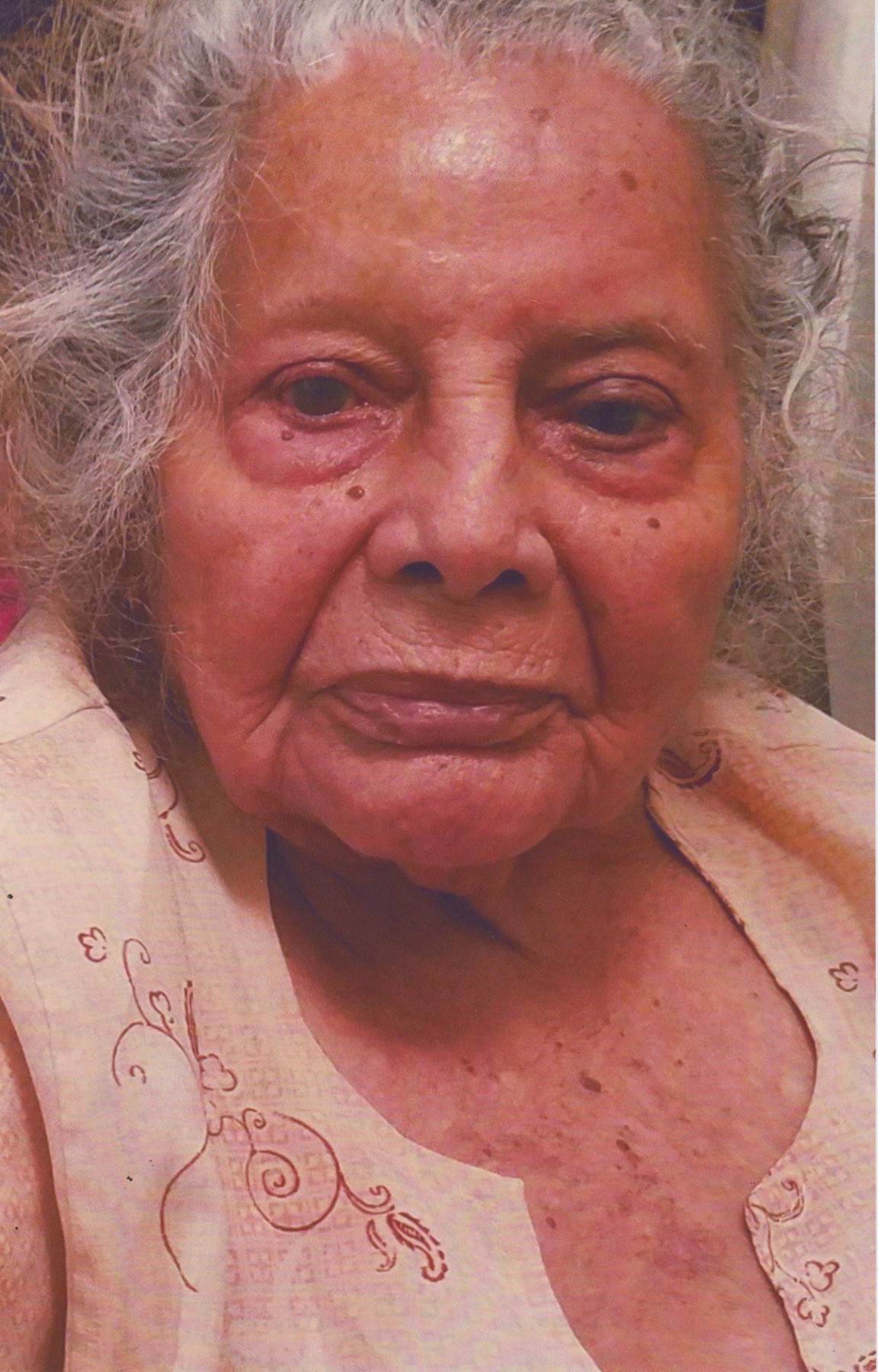 Obituary of Ana Vitelia Flores