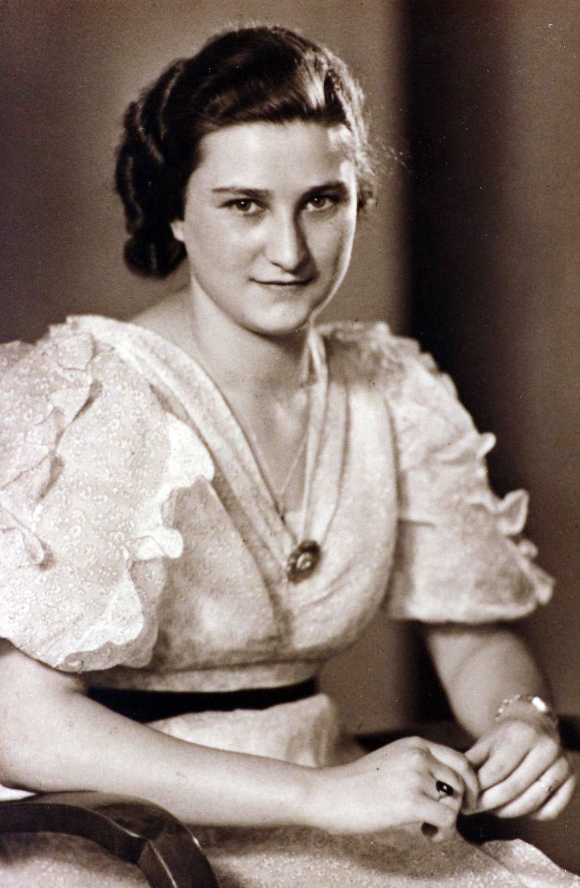 Elsa Grager Obituary Dundas ON