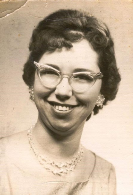 Obituario de Lois June Wojtek