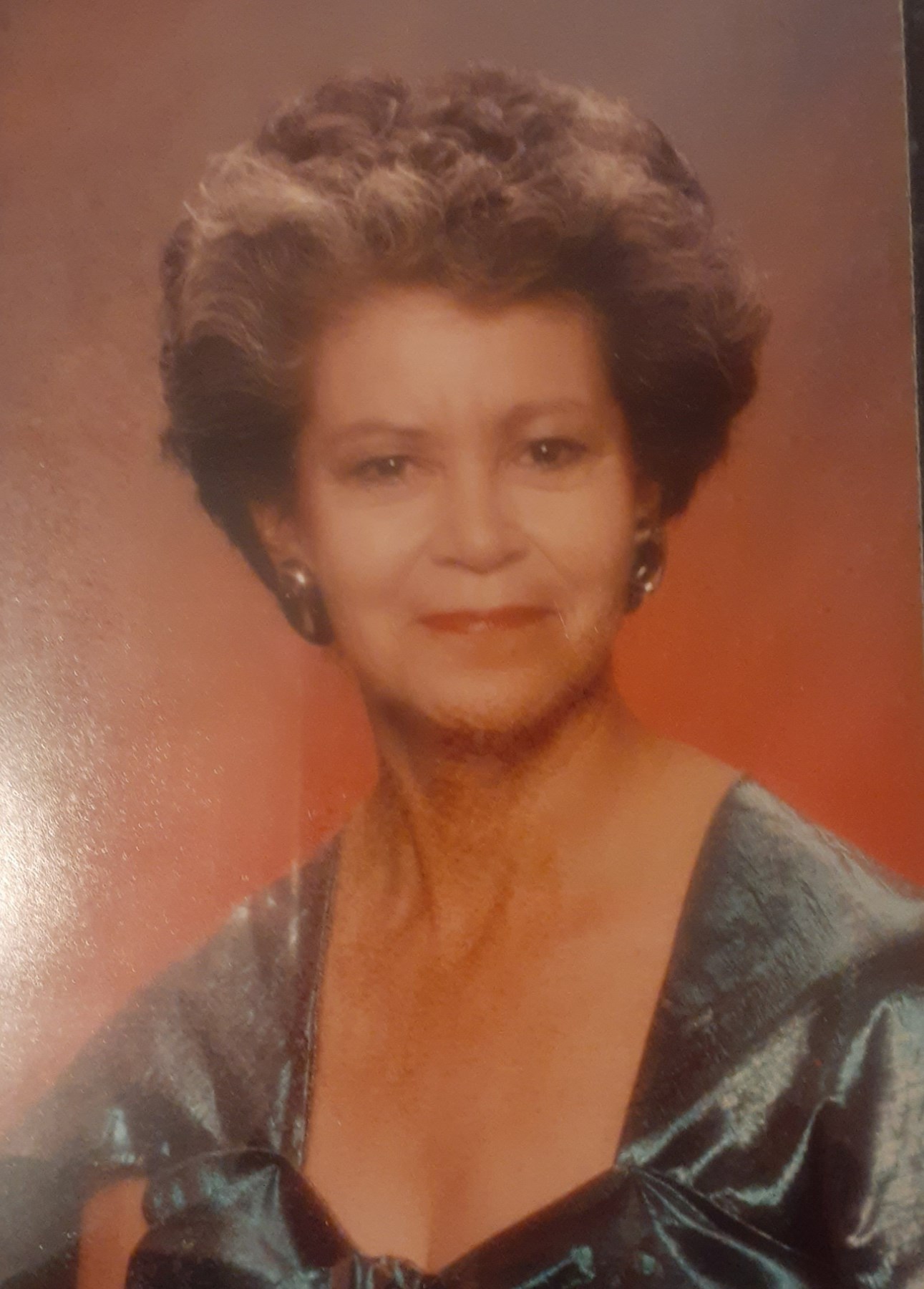 Avis de décès de Evangelina G Perez