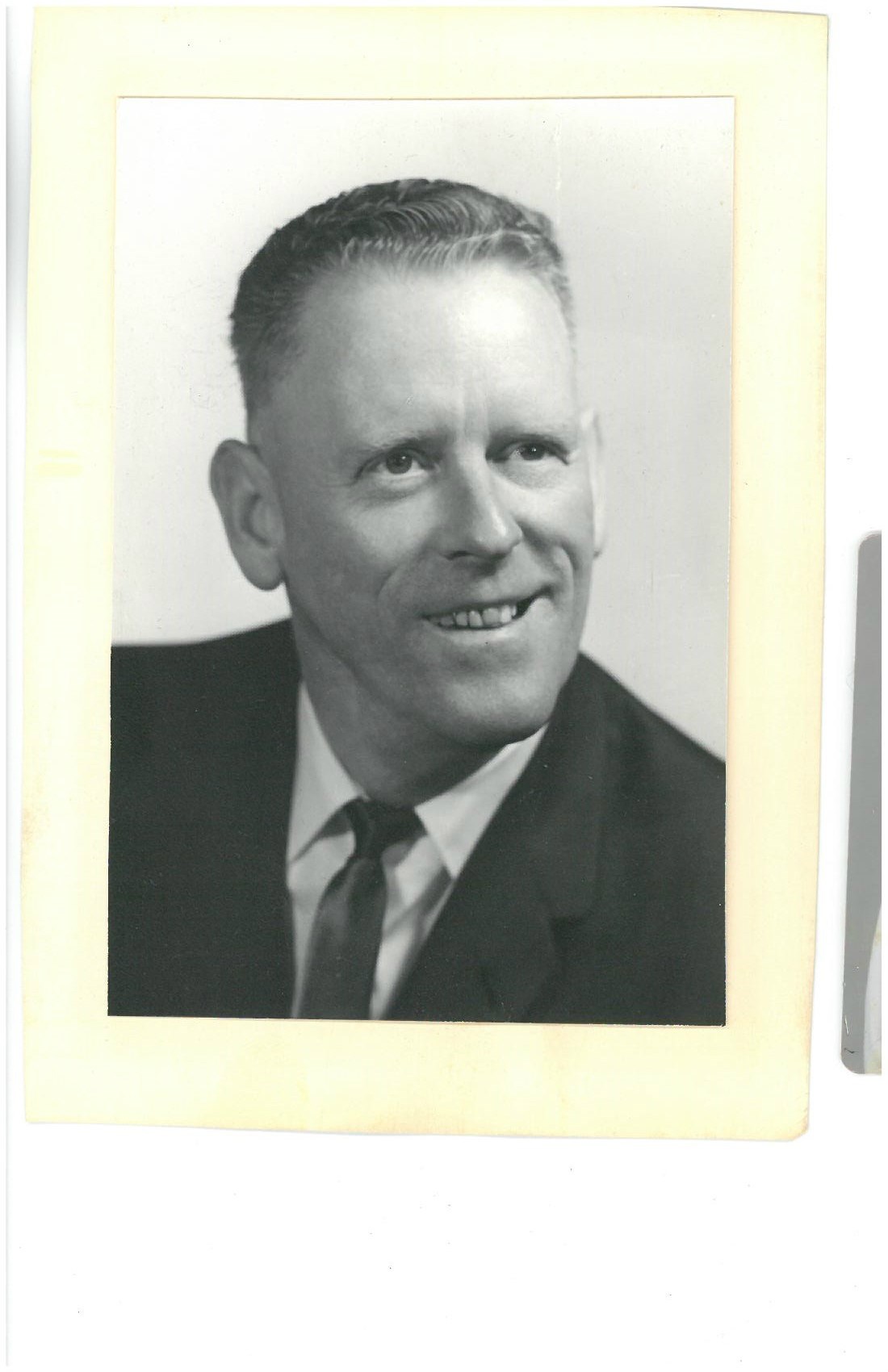 Obituario de James McFarland