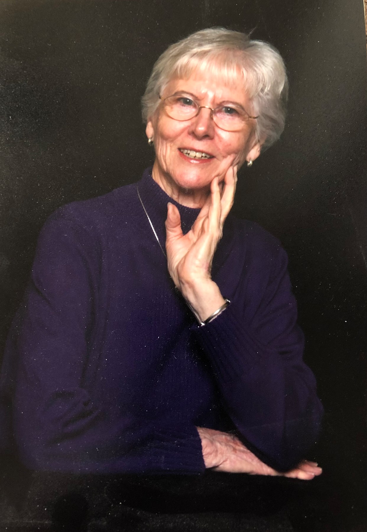 Obituario de D. Madeline Coburn